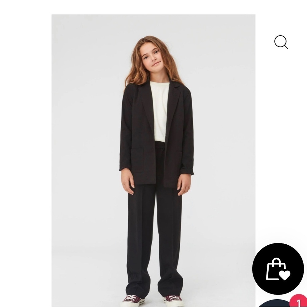 Molo Black Kids Blazer Size 8 to 9. Euro 128. Oversized stylish and cool